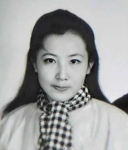 山东卫视张美琪照片,美丽与智慧并存