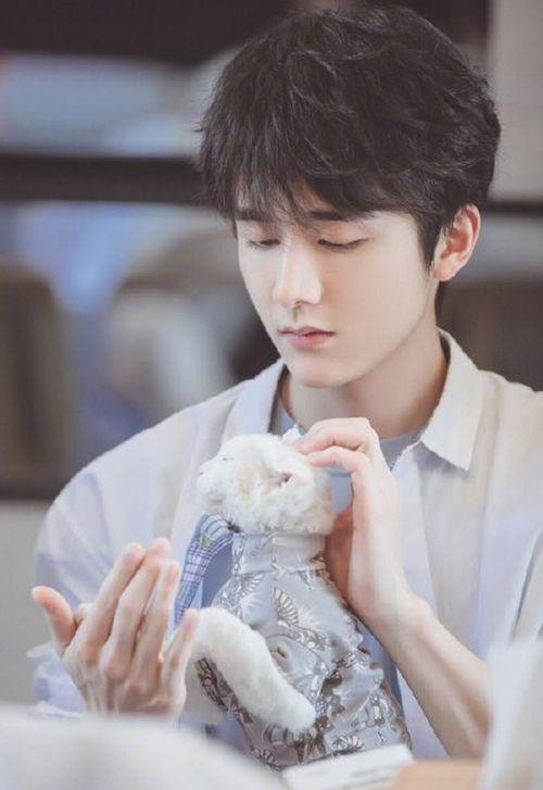 乔欣男朋友应阔照片,阳光帅气，引网友热议